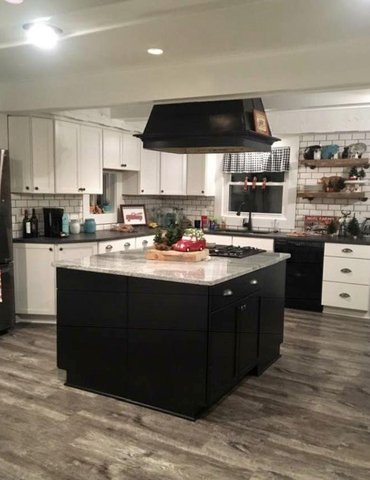 At Zinz Design and Selection Center Inc, our desire is to aid you in finding the right fit for your home. Visit our showroom in Austintown, OH today to get started!